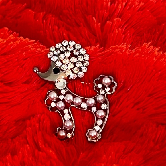 Jewelry - Silver Rhinestone and Pearl Poodle “Outline” Brooch - NWOT